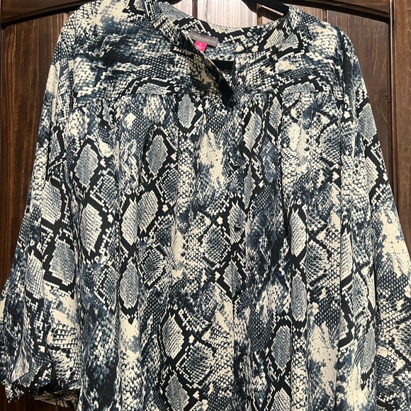 Vince Camuto Black and Cream Snakeskin Blouse - Picture 1 of 3